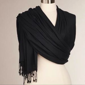 women’s pashmina scarf, black color